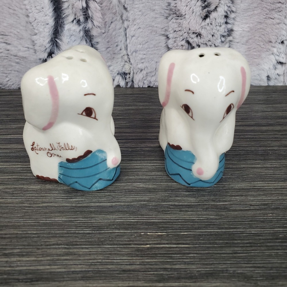 Vintage Elaine Pottery Kitschy Elephant Salt‎ and Pepper Shakers OREGON NO PLUGS